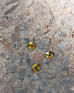 2.95 mm Round Shape Preciosa Crystal Hot Fix in Aurum Color