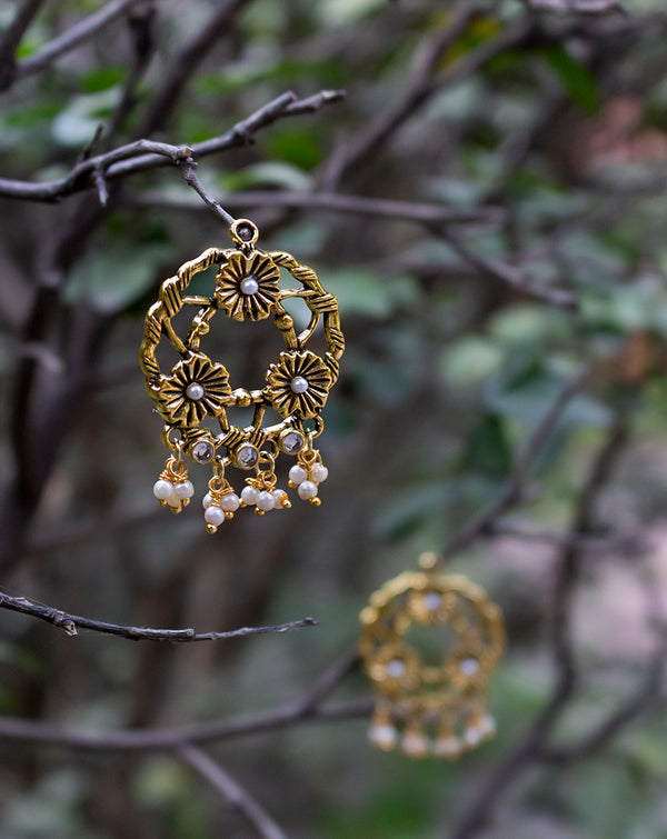 Engraved Metal Button with Pearls-Golden