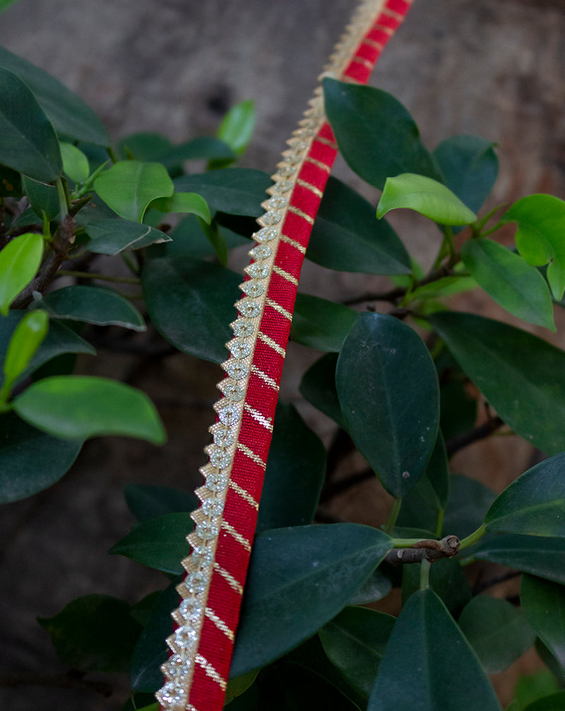 Thin Gota Triangle Lace-Red