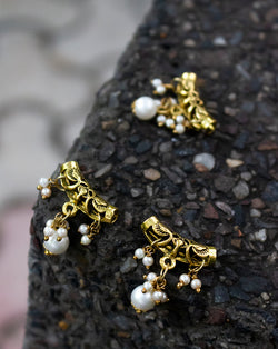 Metal curve log style button with pearls-Golden
