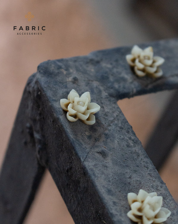 Plastic small lotus flower flat base button-Beige
